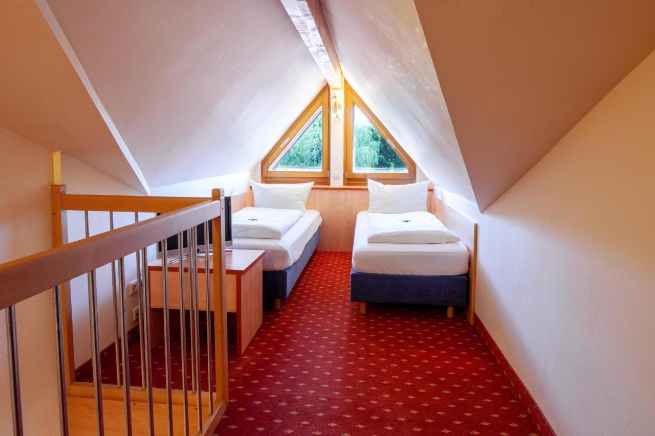 Landgasthof 'Zur Quelle' Wachtersbach Bagian luar foto