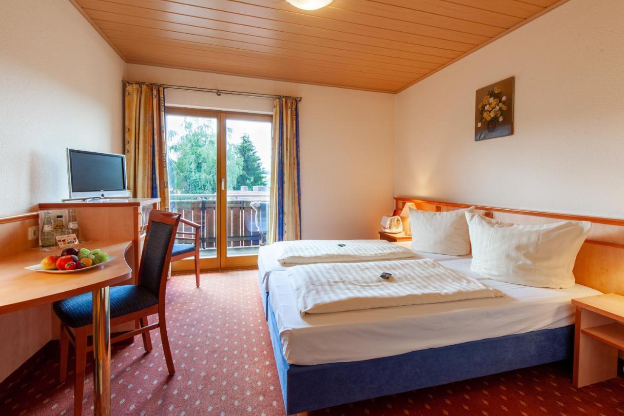 Landgasthof 'Zur Quelle' Wachtersbach Bagian luar foto